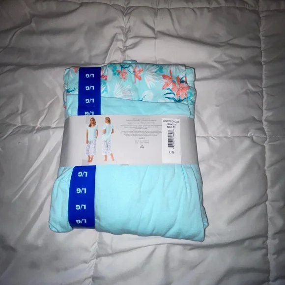 Pajama set - Picture 2 of 2